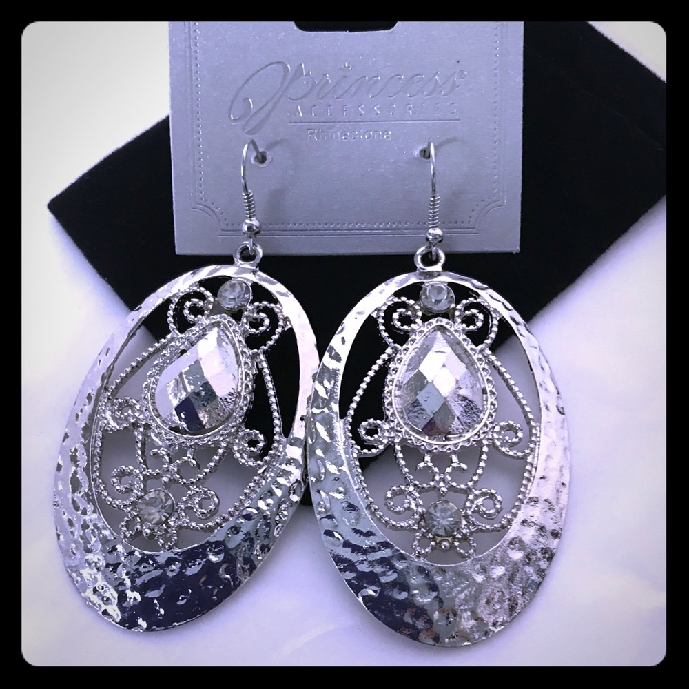 FINAL PRICE🥊 Item YAY! Rhinestone Earrings